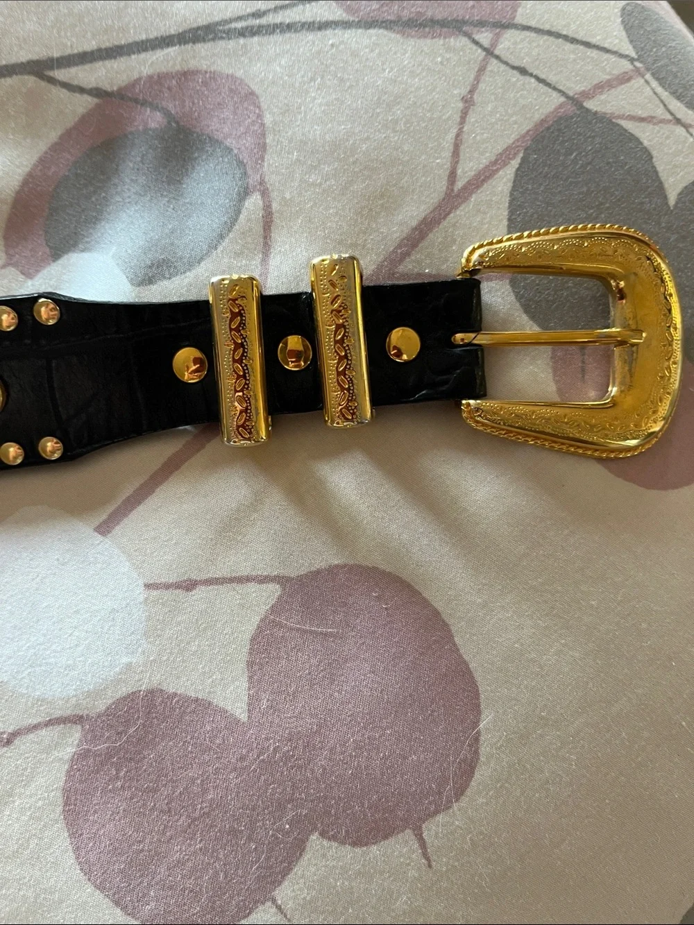Vintage Men’s Made‎ in Spain Heavy Filigree Black & Gold Leather Belt Size 46